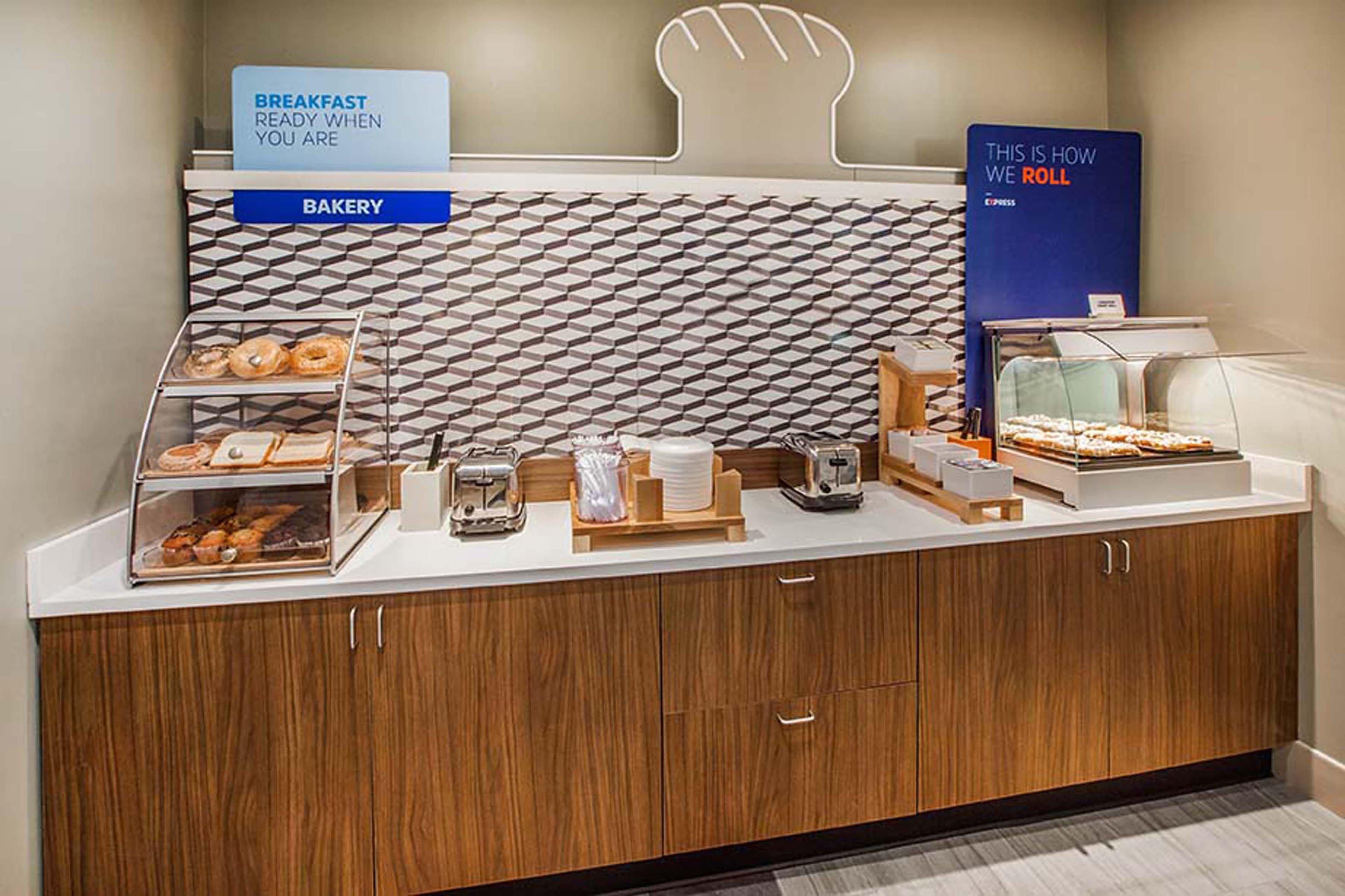 Holiday Inn Express Lexington Southwest Nicholasville By Ihg Εξωτερικό φωτογραφία